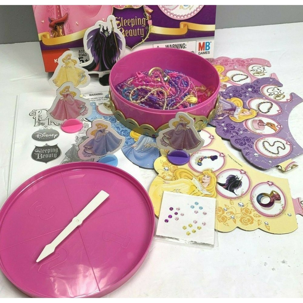 Pretty Pretty Princess Sleeping Beauty Game with Jewelry Crown Dress Up 2008 MB - Picture 2 of 8